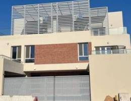 ڤيلا حديثه للايجار ف القرم /villa for rent in qurum