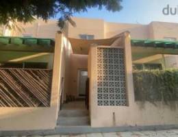 3MH9-Fanciful 2BHK Townhouse for rent located in MQ. فلل للايجار في مد