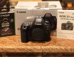 NEW Canon EOS 5D Mark IV Digital Black Come With Lens 70/200MM