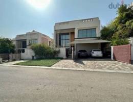 5Bhk villa located in Muscat Hills