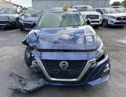 2021 Altima حادث خفيف غير مكلف و سعر اقل من السوق