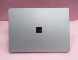 microsoft laptop-2 8th generation core i7 8gb ram 256gb ssd touch scre