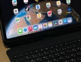 IPad Pro M2 11inch with Apple Pencil 2 and keyboard case : Urgent