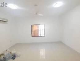 **2bhk big flat in Ruwi Mumtaz area**